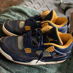 Retro 4s “above the rim”